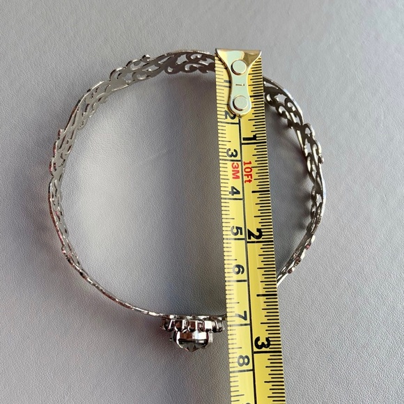 Crystal filigree bangle bracelet - Picture 4 of 6